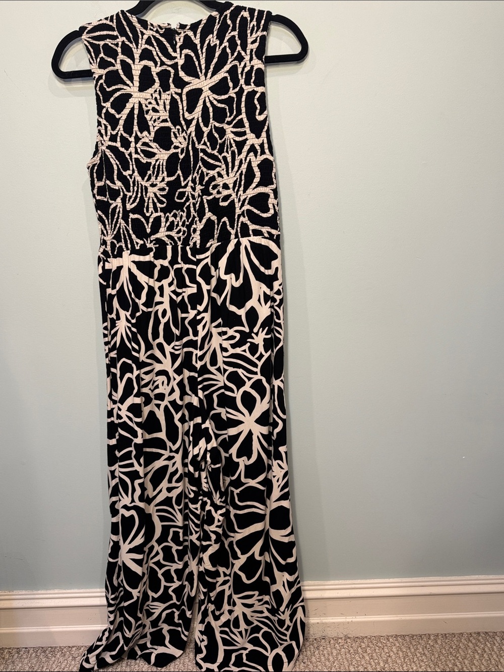 Calvin Klein Sleeveless Black & cream floral smocked Jumpsuit Size 8 - Picture 7 of 8